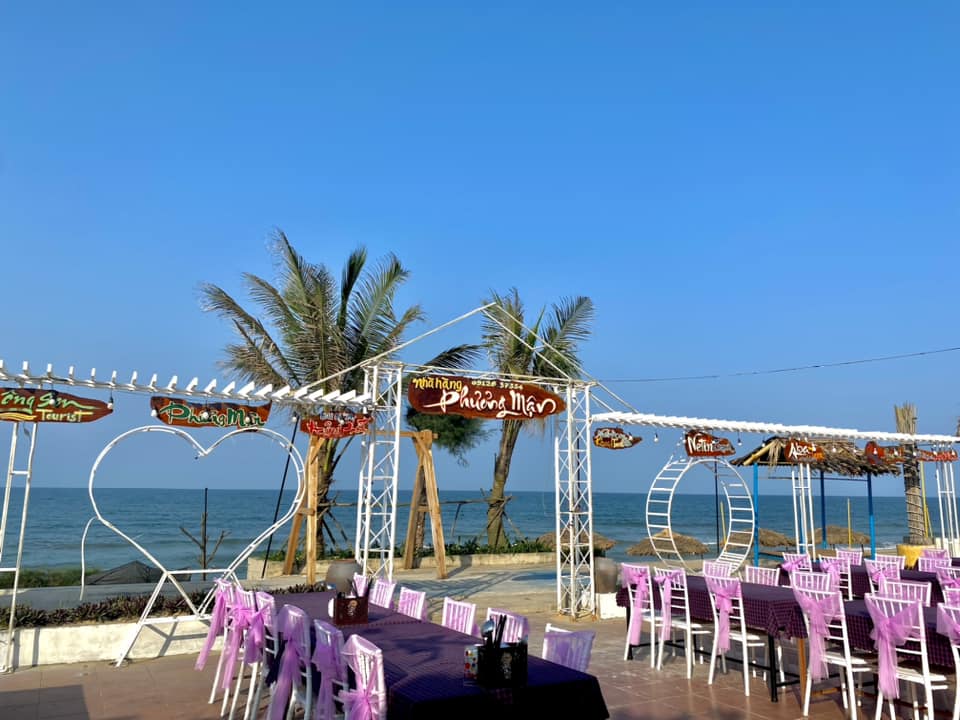 Nhà hàng Phương Mận ở bãi biển Nhật lệ
